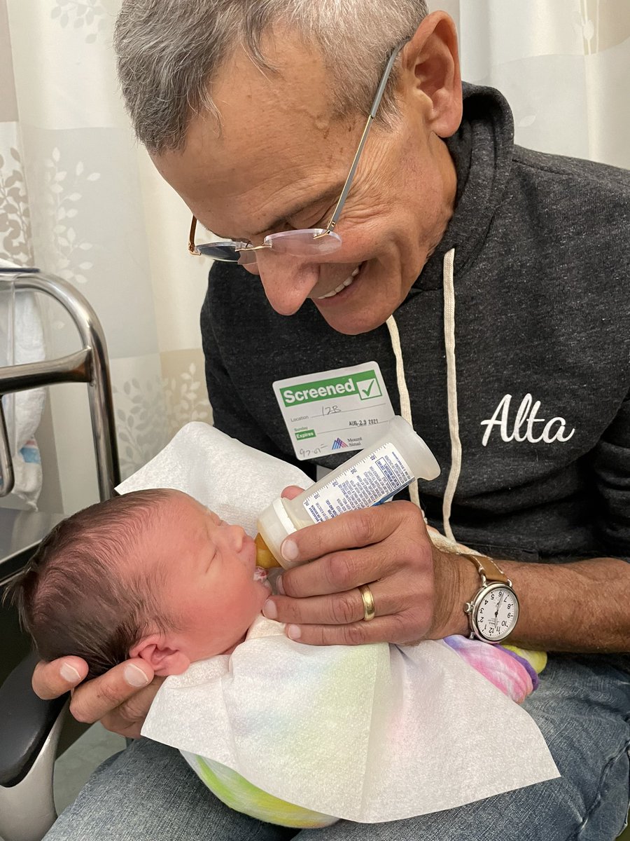 JeffreyFudin's tweet photo. Welcome the world my beautiful little granddaughter Emily Hermalyn! Bonus, born on national bow tie. #bowtiesthatbind. Congrats to @sarahhermalyn and @andrewhermalyn. Love u both to pieces. https://t.co/xOzSb3bmbC