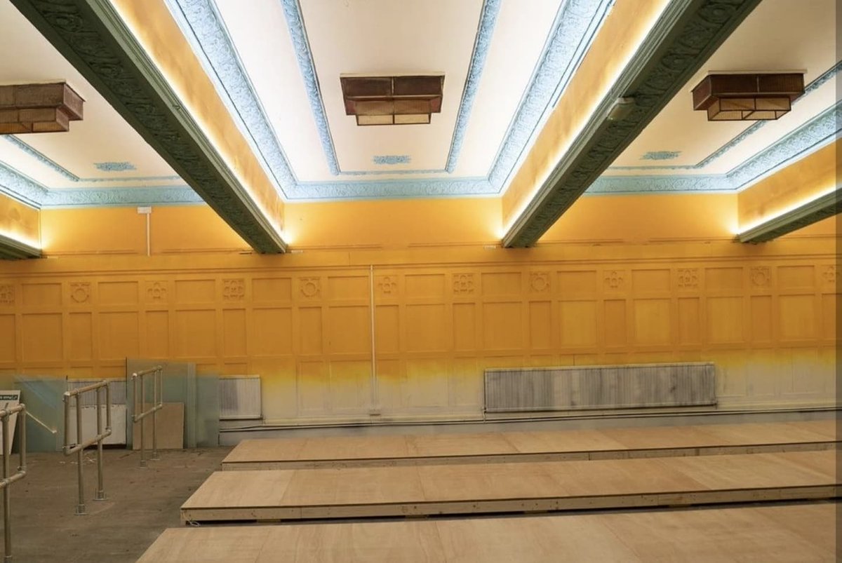 NewPhase9's tweet photo. Job well done on 
@shuffleshacksheff 
💡👏👏
.
.
Amazing work from all involved!
@p_e_d_a_l_o 
@dp_housedecor 
@olifrape 
@roblee_art 
@crossy85 
.
.
#sheffield #electrician #shuffleshack #picturehouse #social #business #installers https://t.co/TK6L4xfcjS