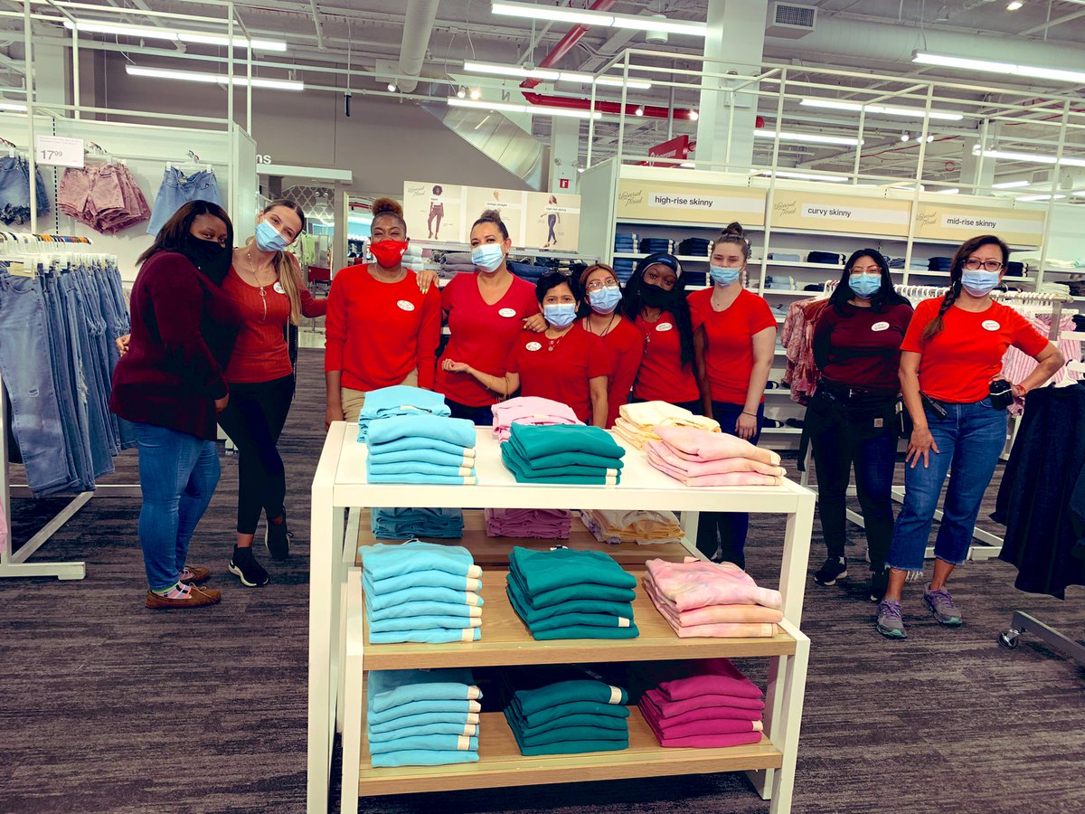 Aldin18485477's tweet photo. The Bay Style team after a successful visit from our VMD @StevenRosini #Thebay #Targetbayparkway #target #bullseye #team #styleteam https://t.co/8f8O9b5UdZ