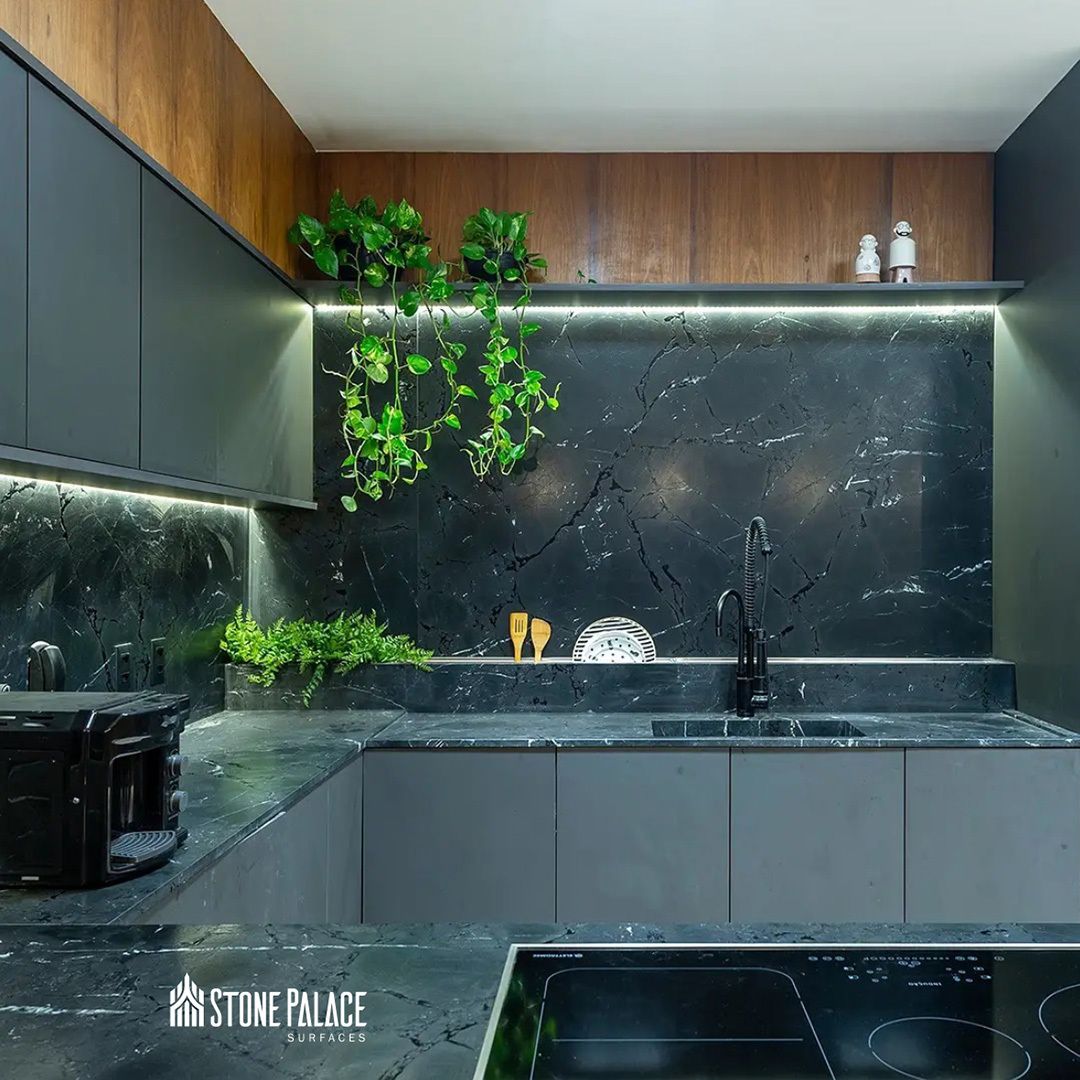 SPsurfaces's tweet photo. O Quartzito Kouros é um material resistente que tem acabamento escovado dando um ar mais cool e sofisticado ao ambiente. #decoracaodecasa #usenaturalstones #cozinha #cozinhamoderna #naturalstonedesign #quartzite #MarbleAndGranite #granite #luxurydesign https://t.co/ZrVDEsyvJD