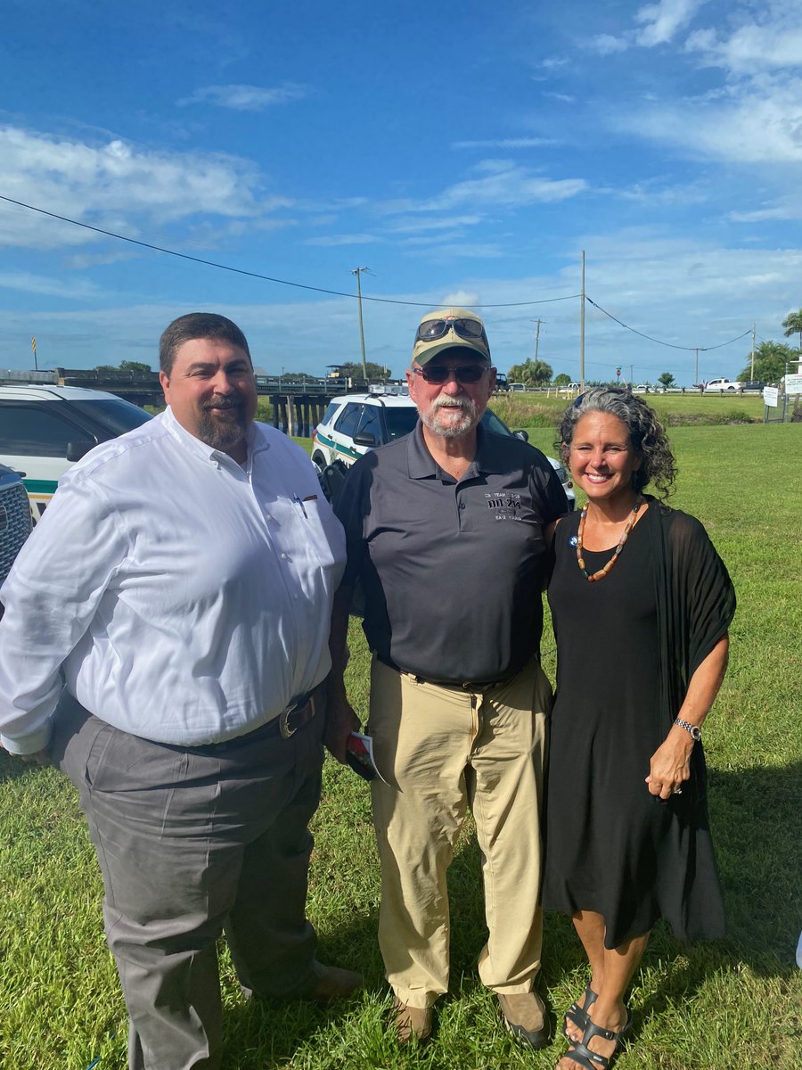 _thurlow's tweet photo. Palm Beach County Sheriff's Office "100th Anniversary Memorial Ceremony," Deputy Sheriff George Clem Douglas- killed in the line of duty- August 27, 1921 honored today, 100 years later. #SFWMD was instrumental in this historic re-discovery #LakeHarbor #LakeOkeechobee https://t.co/P6Wb4ZnLtT