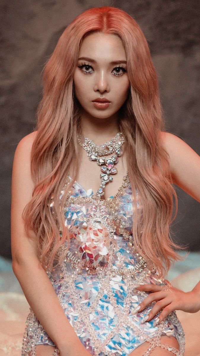 C0CAlNEBEAR's tweet image. Don’t try to outshine everyone else, just be you and you will naturally shine brighter 

#GWModels #GWGym