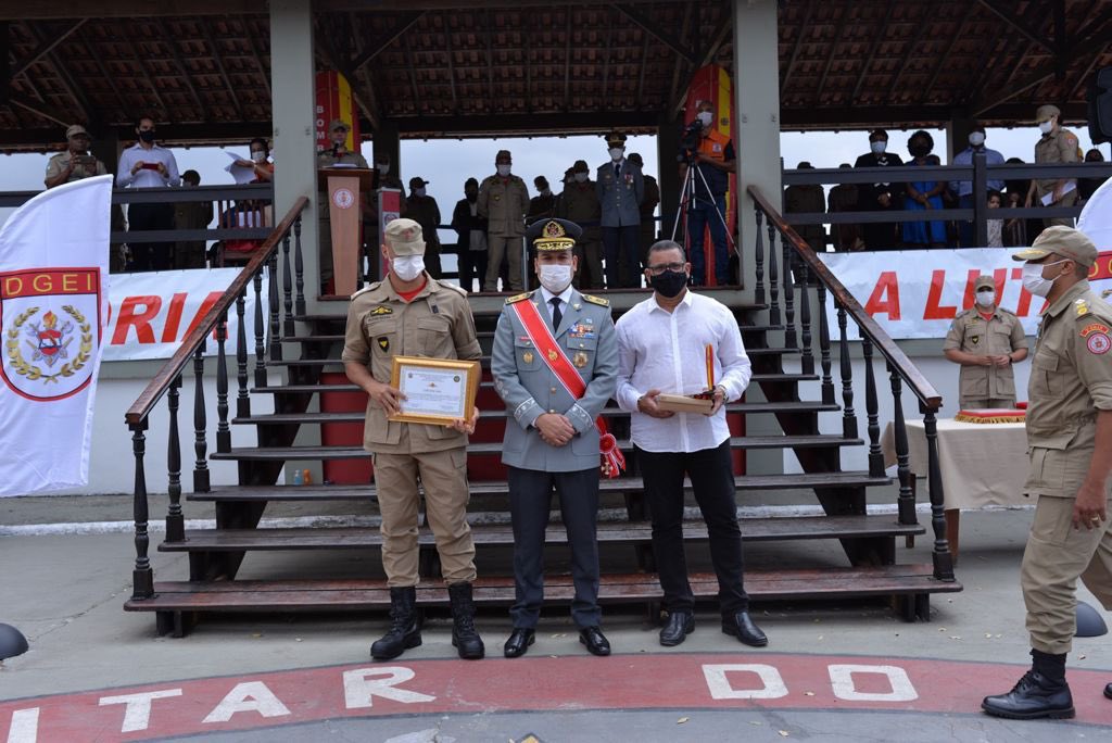 cbmerjoficial's tweet photo. Parabéns aos formandos do Curso de Formação de Soldado Guarda- Vida/2019 e do Curso de Salvamento no Mar/2020.
Missão cumprida!!!
A qualquer hora, em qualquer tempo, em qualquer mar!
#CBMERJ #SalvamentosMarítimos #GMar #CSMar #Formatura
#EquipeACS
📸 Jessika Leal https://t.co/0DbJbTZlLo