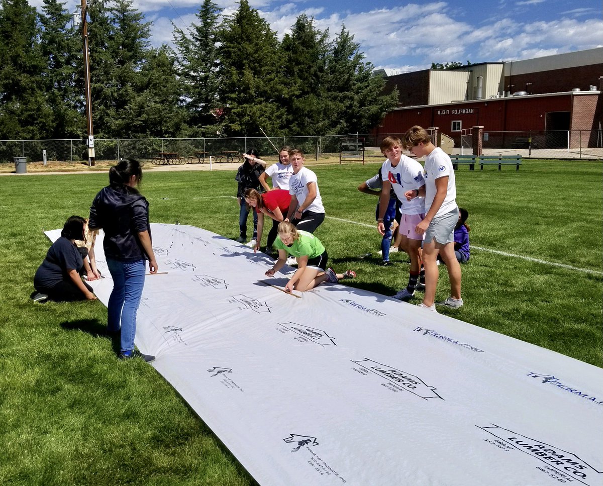 PCS_Pride's tweet photo. Haenfler Field got a makeover in prep for tonight’s game.  🔥 

Take a bow, Art 4...
✔️ vision
✔️ design 
✔️ led peers to execute it
...and all of it completed in 5 days.

These students took •GREAT• pride in their work and a job well done. #plainsmenpride  #FridayNightLights https://t.co/tf5XDucgqB