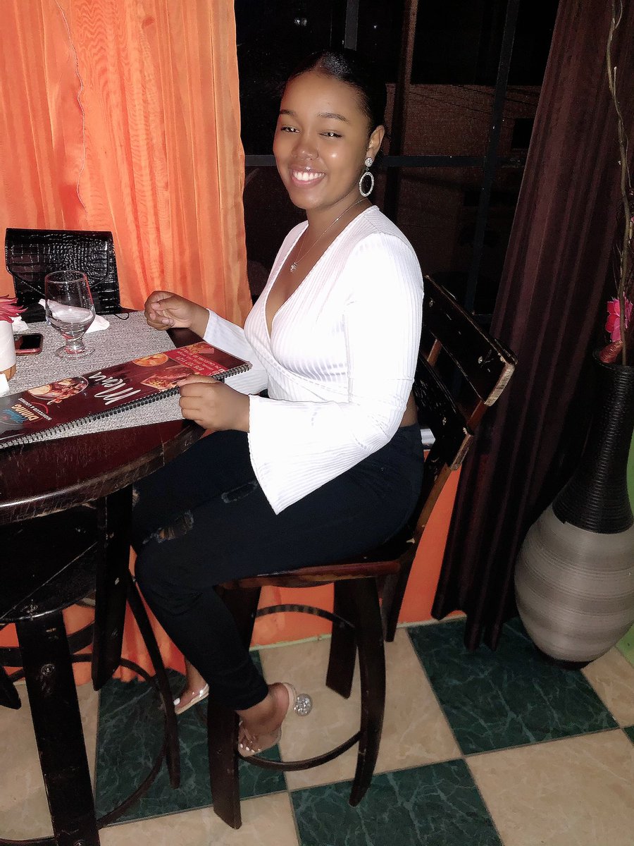 Hello Monarchs! It is with great pleasure that we announce our 2021-2022 executive board members! Please help us in giving a hearty welcome to our co-public relations coordinator, Kashmayne. 👏🏽 She is a sophomore majoring in Biomedical Science with a conc. in Pre-Health.