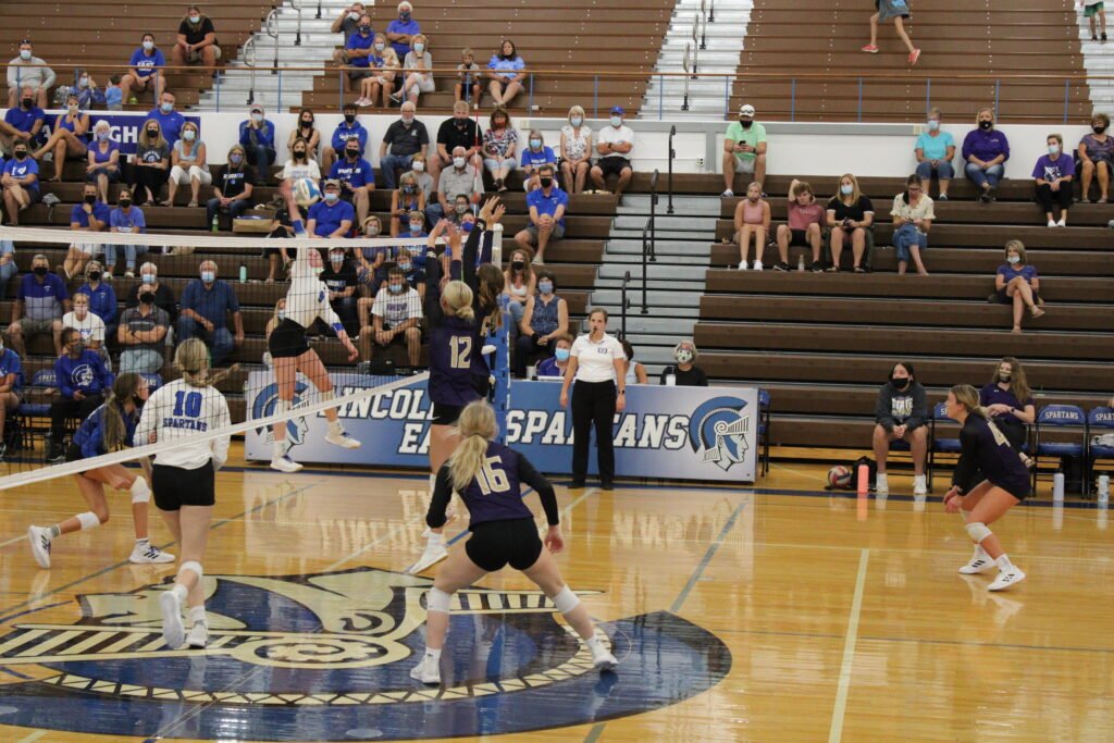 Lincoln East Opens 2021 Season with 3-1 Home Victory prepdig.com/2021/08/lincol…