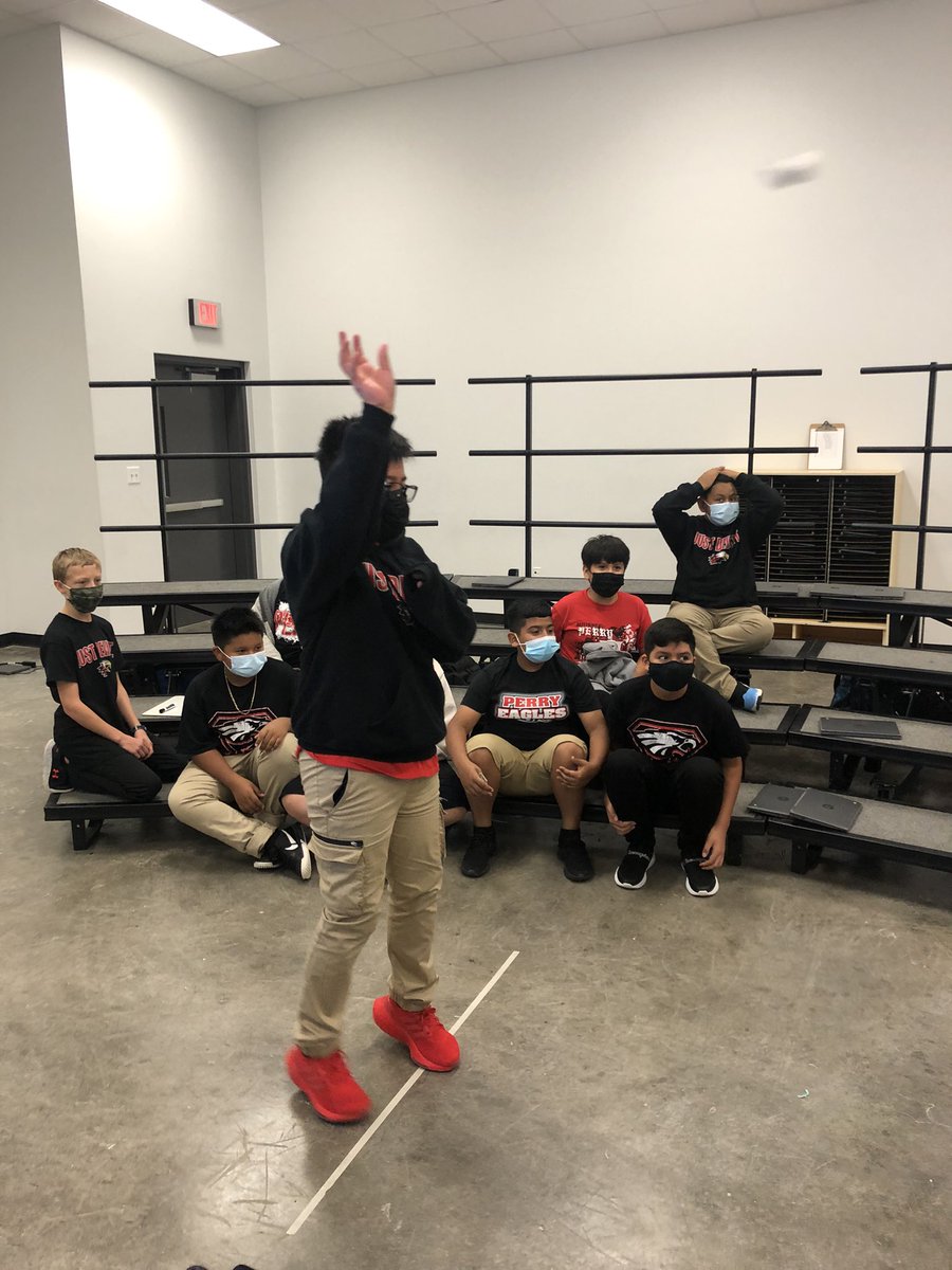 dwp_choirs's tweet image. We are so proud of all of our Eagle Singers! Thank you for a fun first couple of weeks of school! #dwpchoir #youbelonghere #workhardplayhard  🦅🎶 @MrsCisnerosCFB @DeWitt_Perry