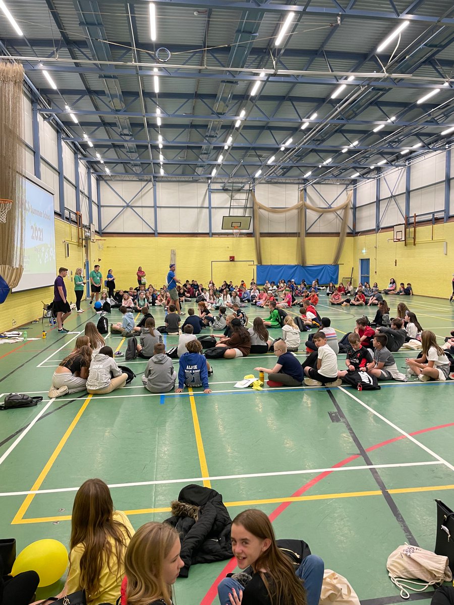 Chris Edwards (@chrisedwardsuk) on Twitter photo Thanks to <a href="/dan_duheaume/">Dan Du-Heaume</a> and all of the <a href="/BrightonHillSch/">Brighton Hill School</a> team who made this week a Summer School to remember for our new #YellowArmy recruits! So great to see so many families join us for the celebration event today! Thanks to <a href="/dan_duheaume/">Dan Du-Heaume</a> and all of the <a href="/BrightonHillSch/">Brighton Hill School</a> team who made this week a Summer School to remember for our new #YellowArmy recruits! So great to see so many families join us for the celebration event today!