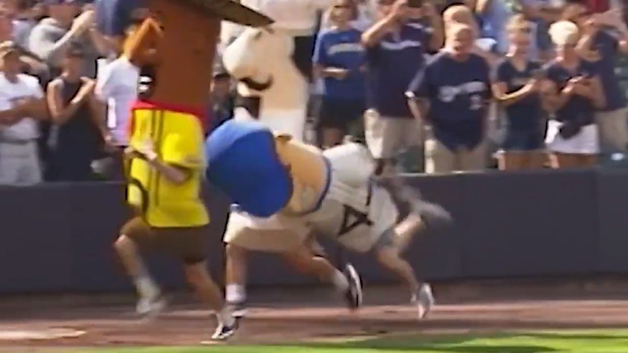 milwaukee brewers sausage race gif