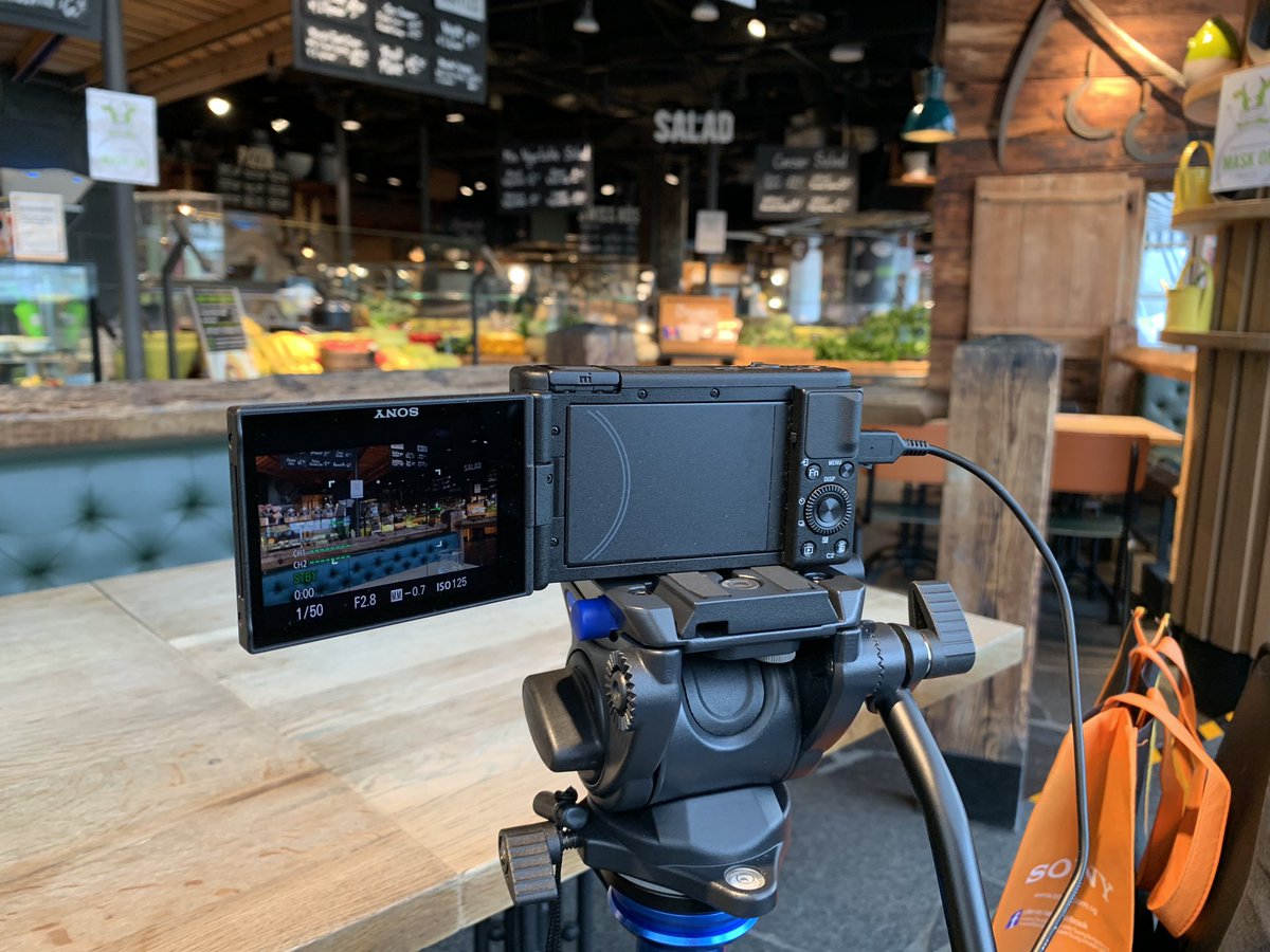 edau30's tweet photo. Shooting day at #Marche - Enjoy your $1 Rosti with free to join Marche member program. Powered by Eber 🕺🏻 https://t.co/L5sDym9dci #ConsumerExperience https://t.co/0bRgmut0F3