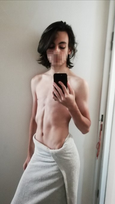 Smooth tummy cuz I'm all cuddly
#NSFW #Femboy #Twink https://t.co/O9AjbnH3f1