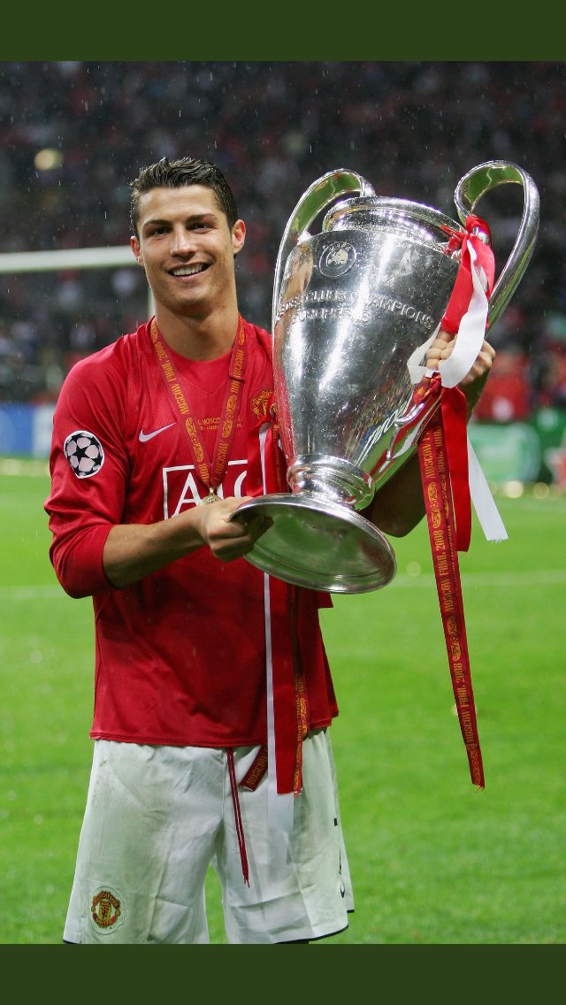 DangMinhDat3's tweet photo. Incredible @Cristiano !!!!
Welcome home my idol !!!
Congrats bro!!! https://t.co/CTUTdg12DO