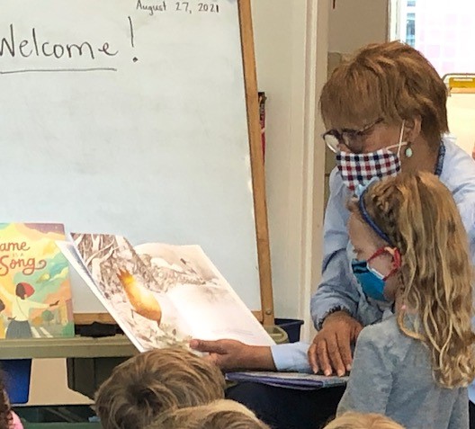 More enjoyment for my Friday by reading to our amazing first graders at <a href="/MacArthurACPS/">MacArthur ACPS 💫</a>! Can't wait to come back <a href="/DMPrincipal/">DouglasMacArthurPrincipal</a> <a href="/ACPSk12/">Alexandria City Public Schools</a>