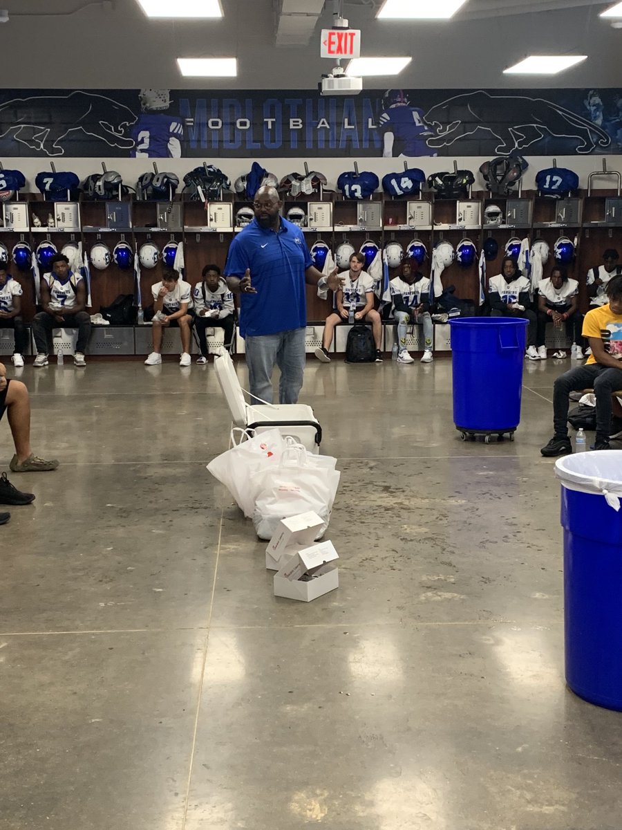 coachwendel1's tweet image. That time a year again!! ⁦@MidloPanthers⁩ family meeting for words of wisdom from Pastor Mac - journey / process/ develop / growth!  #gameday!  #pantherpride #letsgopanthers