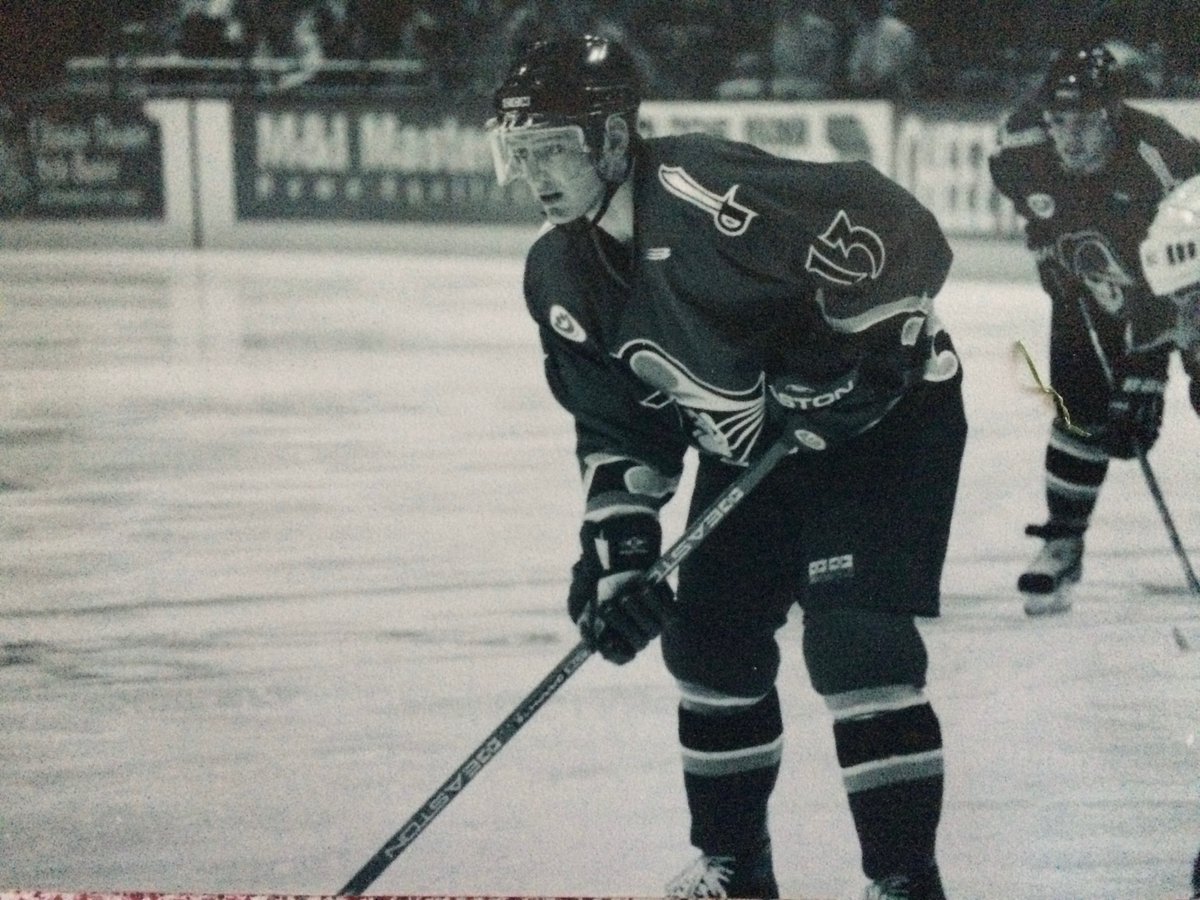 The FHS Athletic Department is excited to welcome back former FHS Captain Dan Riva as Head Coach of the Framingham High Boys' Varsity Hockey team. Riva is a graduate of RPI where he played hockey before playing over 300 professional hockey games. hockeydb.com/ihdb/stats/pdi…