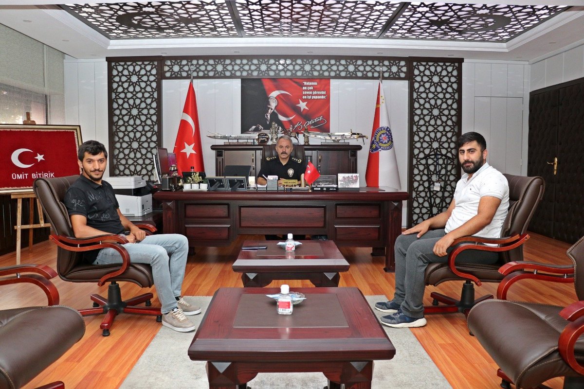 Önceki Dönem Kars İl Emniyet Müdürümüz Burdur İl Emniyet Müdürü Sn. <a href="/Ubitirik/">UMIT BITIRIK</a> Makamında Ziyaret Ettik. Misafir Perverliğinden Ötürü Kendisine Teşekkür Ederiz. <a href="/36Cpk/">Murat ÇAPİK 🇹🇷</a>