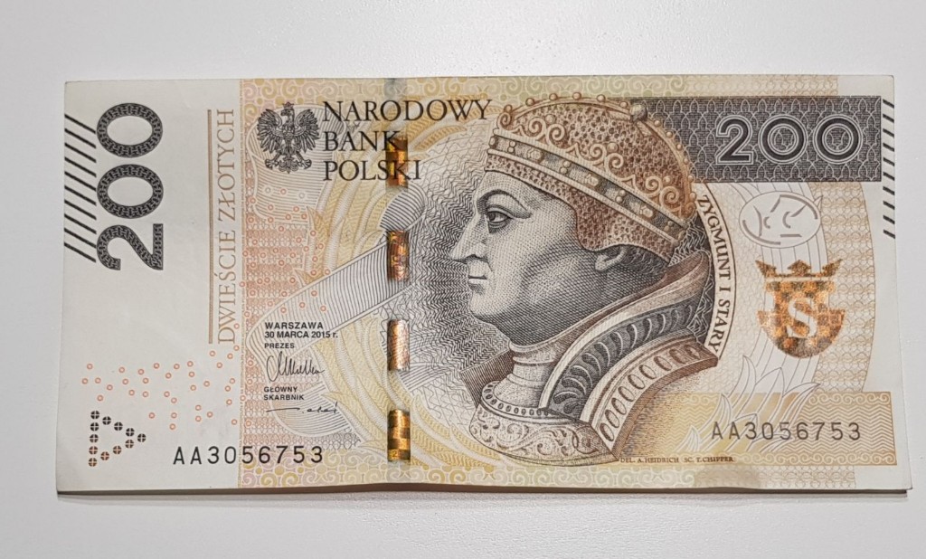 petrarkizm's tweet photo. znalazłam 200 złotych na Google grafika. rt for good luck https://t.co/4A9yZ4eoXJ