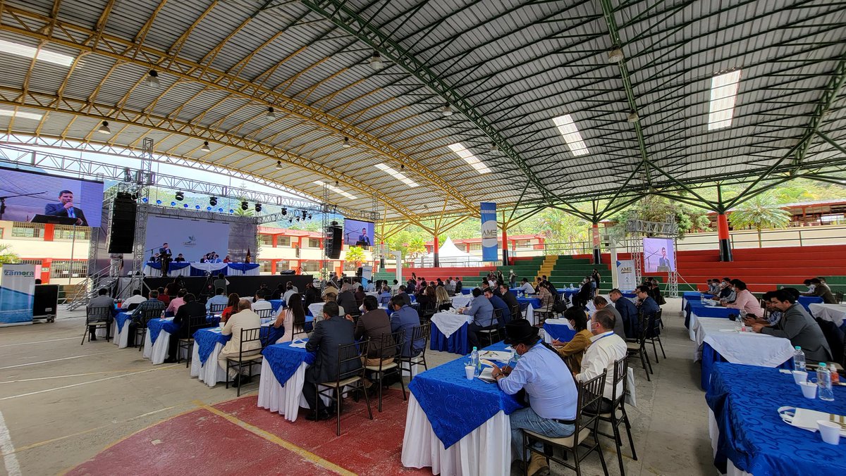 #EnDesarrollo | Alcalde <a href="/JMUzhca/">José Miguel Ángel Uzhca Guamán</a>  participa en la XLII Asamblea General de elecciones del nuevo Presidente/a y Comité Ejecutivo de <a href="/AMEcuador/">Municipalidades Ec</a>, que se realiza en Zamora. En esta importante reunión participan los Alcaldes o delegados de las 221 Municipalidades del país.