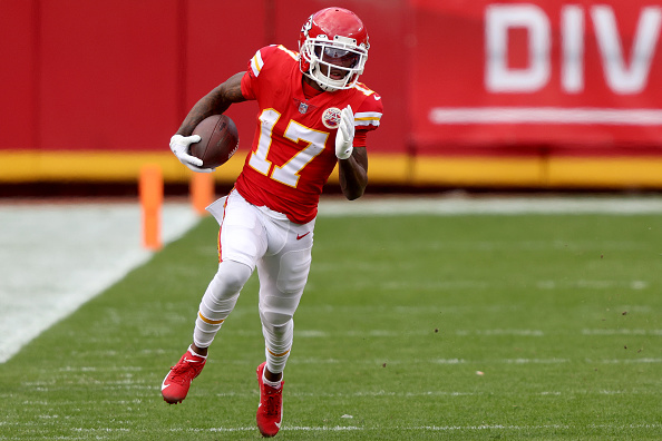 FantasyAlarm's tweet photo. 🚨#FlashBackFriday🚨
More #NFL Player Profiles for the #NFLDraftGuide too!
📽️@colbyrconway
🧀Davante Adams ▶️ https://t.co/SrvmiMnPjf
💨Mecole Hardman ▶️ https://t.co/oJnXl7bOQo https://t.co/cyVYrt8dSf