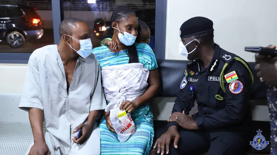 GhPoliceService's tweet photo. The Ag. IGP Dr. George Akuffo Dampare, together with some members of the Police Management Board (POMAB) yesterday evening (Thursday) made unannounced visits to some police checkpoints and police stations in the Accra Region. 
Please read more: https://t.co/KPt5fDbZRB https://t.co/IKA0tXPKSe