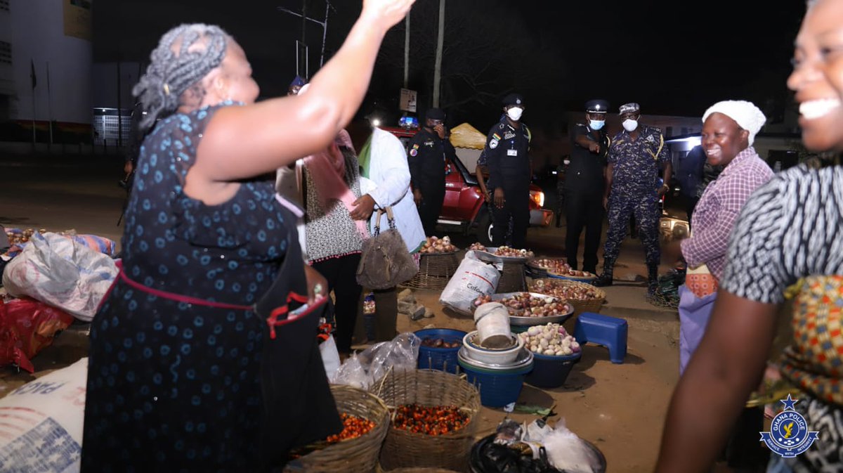 GhPoliceService's tweet photo. The Ag. IGP Dr. George Akuffo Dampare, together with some members of the Police Management Board (POMAB) yesterday evening (Thursday) made unannounced visits to some police checkpoints and police stations in the Accra Region. 
Please read more: https://t.co/KPt5fDbZRB https://t.co/IKA0tXPKSe