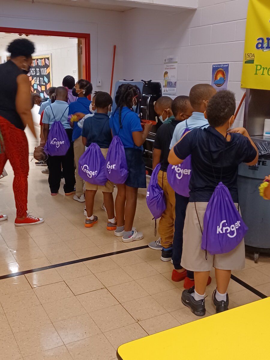 ggfay's tweet photo. It’s a @BlessinBackpack kind of day @Engelhard_Elem. https://t.co/AWYt3kz5bb