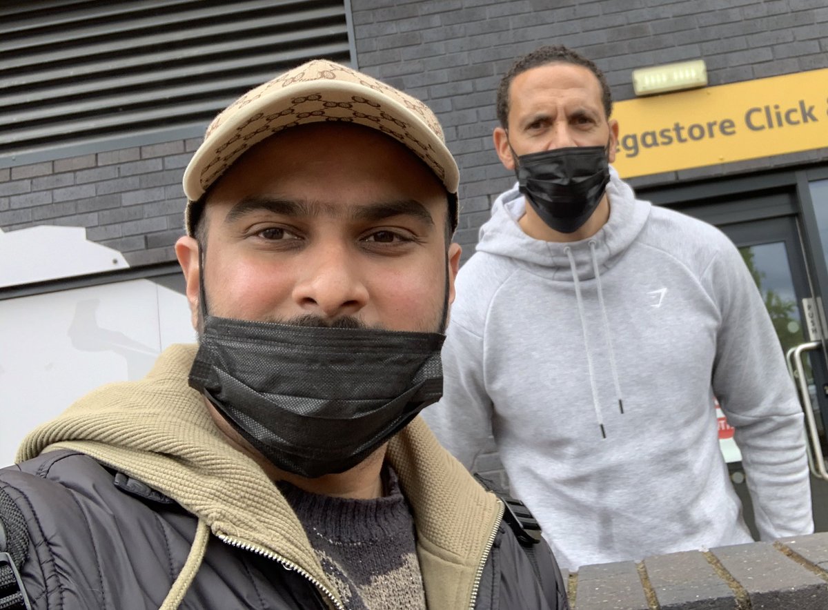 arifrobin's tweet photo. #AgentRio we love you legend @rioferdy5 πππ€π€
#RioFerdinand #MUFC #ManUtd #ManchesterUnited #Ronaldo #CristianoRonaldo #Cristiano https://t.co/xIKz6voe1c