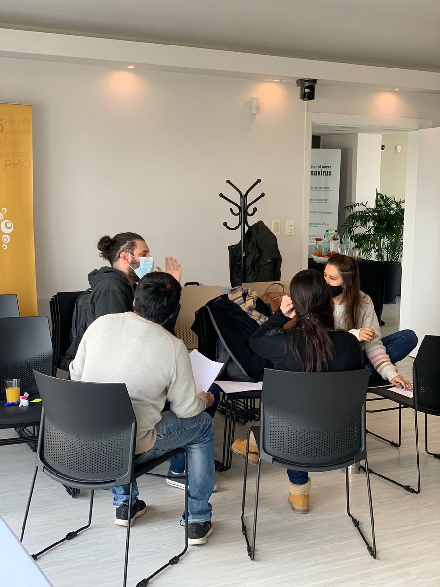 ¡Que lindo es volver a la presencialidad! 🤩

Les compartimos algunos momentos de lo que fue el taller de Adopción Agile junto al equipo de <a href="/lacnic/">lacnic</a> 

¡Muchas gracias por la predisposición, la apertura, la generosidad, y la buena onda!

De más está decir que #noscuidamosentretodos