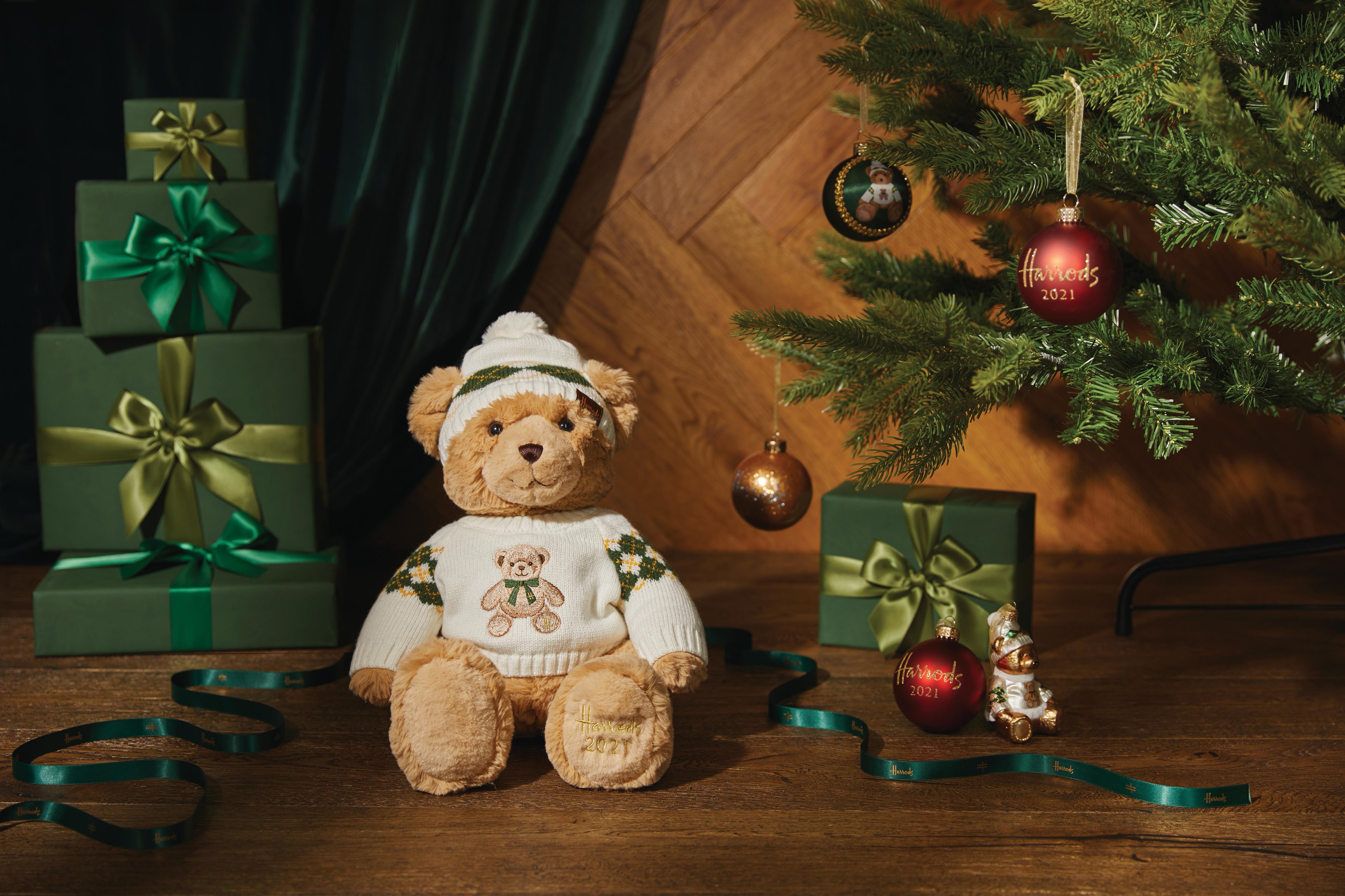 Harrods On Twitter Christmas World Step Into Our Christmas Wonderland On The Lower Ground Floor To Discover This Year S Decadent Decorations From Beautiful Baubles And Stockings To Advent Calendars And Gift
