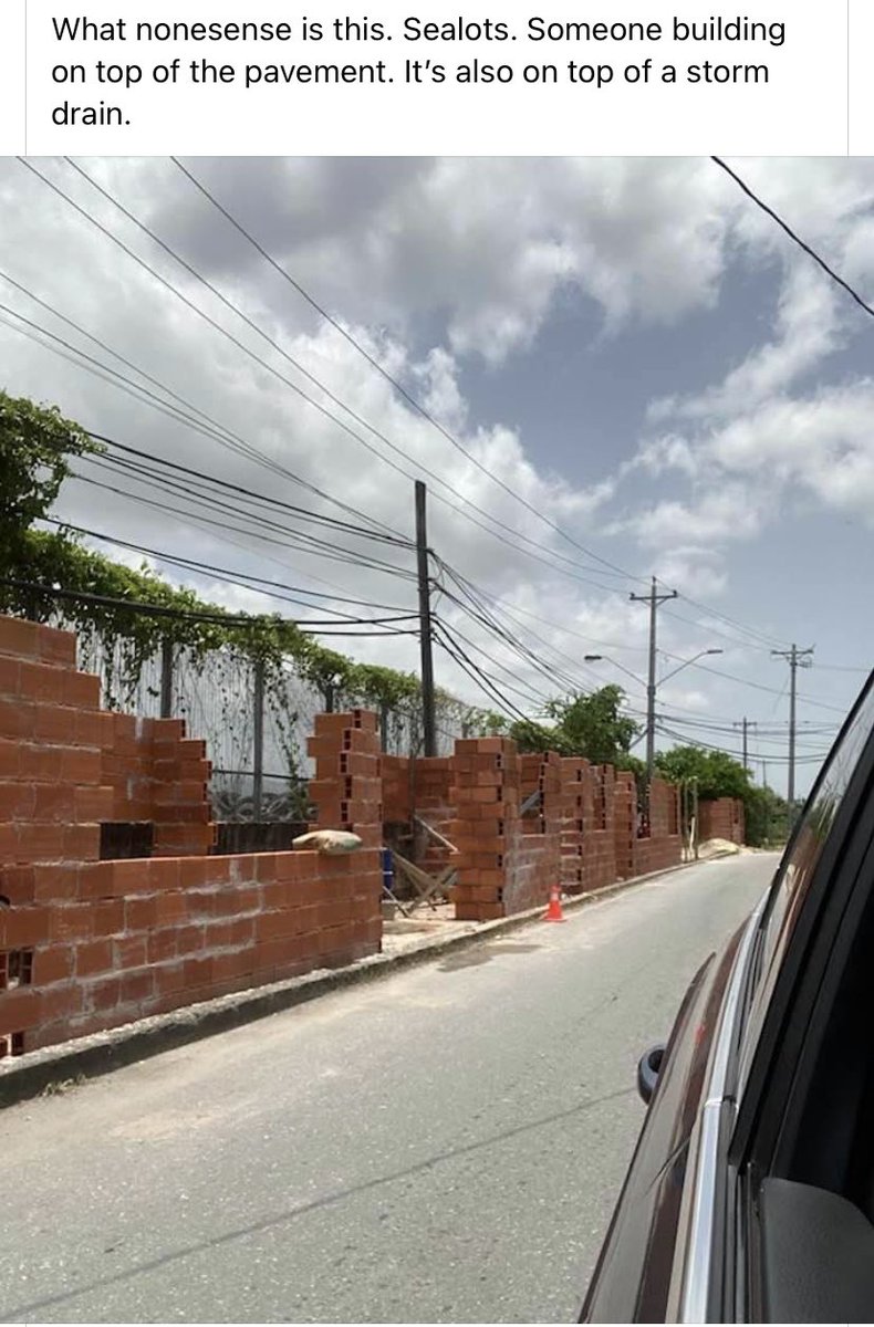 M_Javi14's tweet photo. Lmfao hear na 🤣🤣🤣😂😂😂 I thought I’ve seen it all inno 🤣🤣😭😭😭 how baiii how? Buh wa make it nice they ain’t spend no money on BRC and Cement for the foundation #ready_made 😭😭😭 https://t.co/QoS6wcTUqL