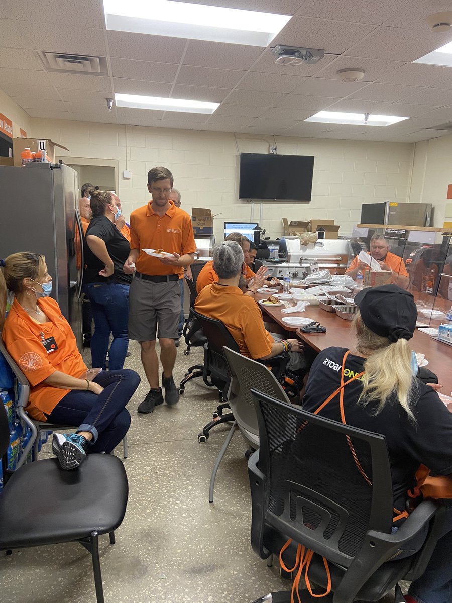 MET crew enjoying Wings from store manager for setting Halloween in 3 days! Plus, Janesia’s good bye party and  as her gift to crew, she got them Jeremiah ice cream 🍨 <a href="/BrettTHD/">Brett Stephens</a> <a href="/BrianGuerard/">Brian G</a> <a href="/heidihorupp/">Heidi Rupp</a> <a href="/Janeisa_/">Janeisa</a> <a href="/679_0041/">ltaylor</a>