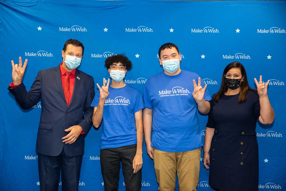 I was extremely excited today to welcome two new #UHBauer students, Vineet and Brandon, who are joining the college thanks to wishes granted by <a href="/mawtxla/">Make-A-Wish Tex Gulf LA</a>! Thank you to <a href="/mawtxla/">Make-A-Wish Tex Gulf LA</a> President &amp; CEO Yara El-Sayed and the entire team!