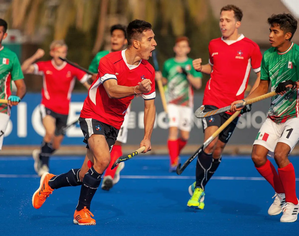 ceciperez1's tweet photo. Chile sede de grandes eventos deportivos🇨🇱 Recta final del #PanamericanoJr que se desarrolla en nuestro país🙌🏻
🔻Los #DiablosJr juegan hoy a las 16:00 x semifinales ante EE.UU.😮
🔻Nuestras #DiablasJr compiten mañana frente a 🇺🇸 x la medalla de bronce🥉¡Vamos Chile! @chile_hockey https://t.co/hgd02BKQoc