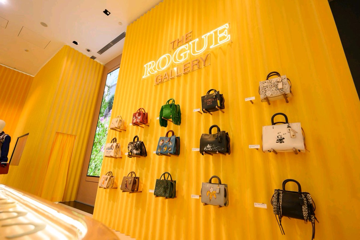 cppluxury's tweet photo. COACH re-introduces the Rogue bag with new pop-up concept #RogueGallery - Omotesando, Tokyo

#Coach #CoachRogue #Rogue #relaunch #luxury #luxurybag #popup @Coach https://t.co/jNyKfyQgbP