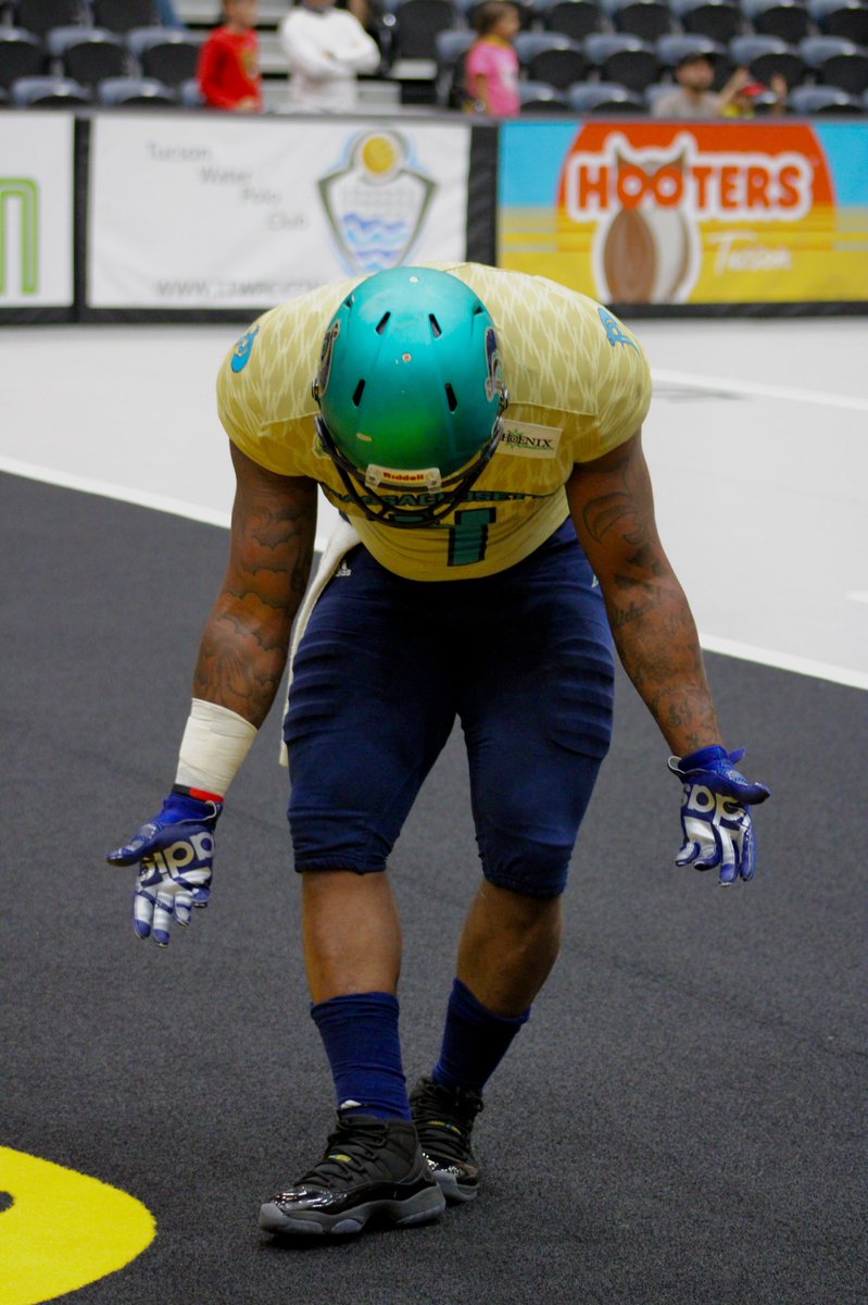 ThatManCarterIV's tweet photo. Pressure bust pipes🦍💙 https://t.co/cgBFaTT9cu