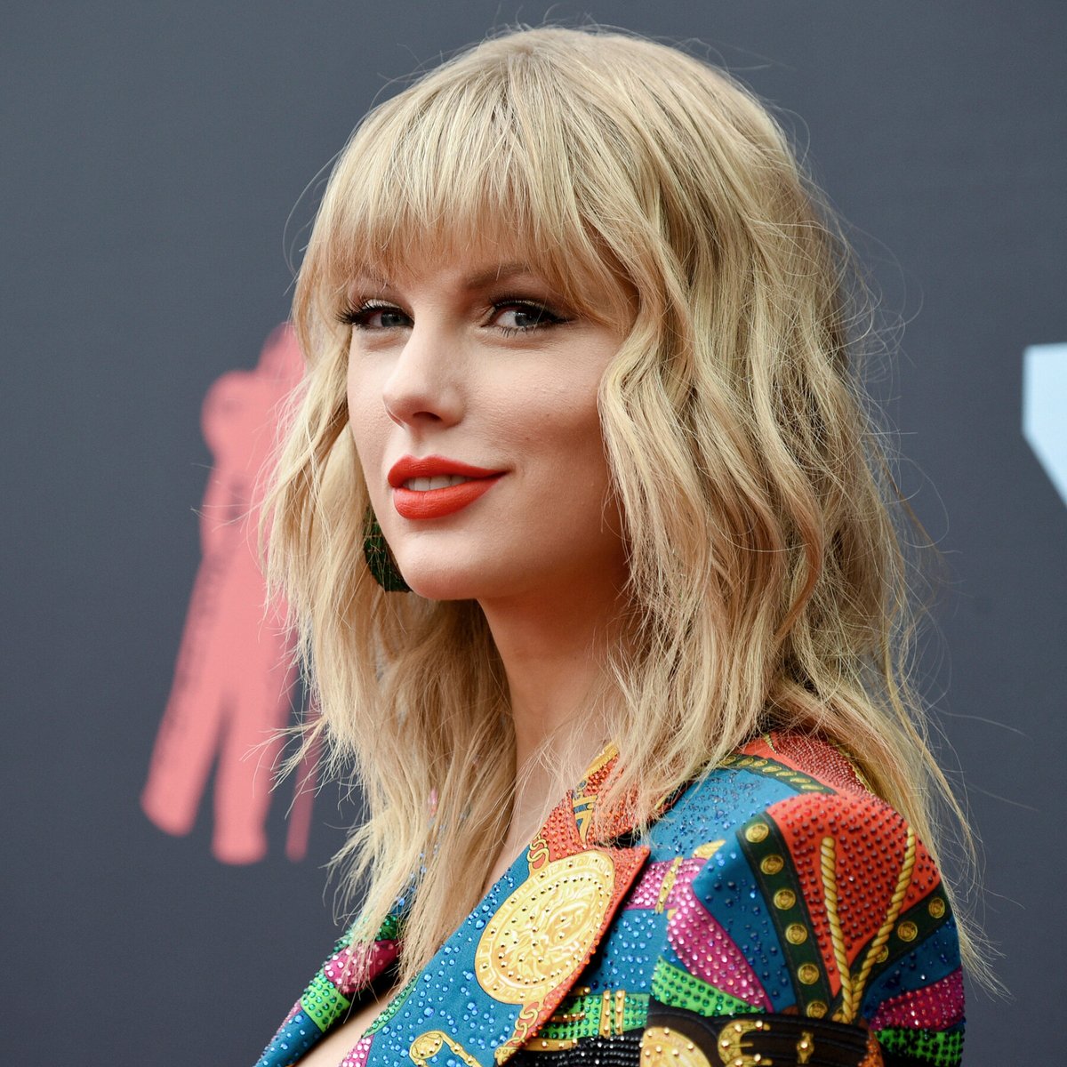 Well, he was running after us, I was screaming, "Go, go, go!"
But with three of us, honey, it's a sideshow

—Getaway Car