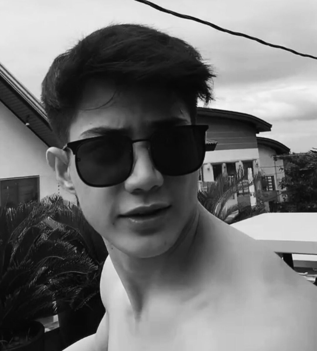 mikeveeer's tweet photo. 🙈 https://t.co/7ehccDNLFp