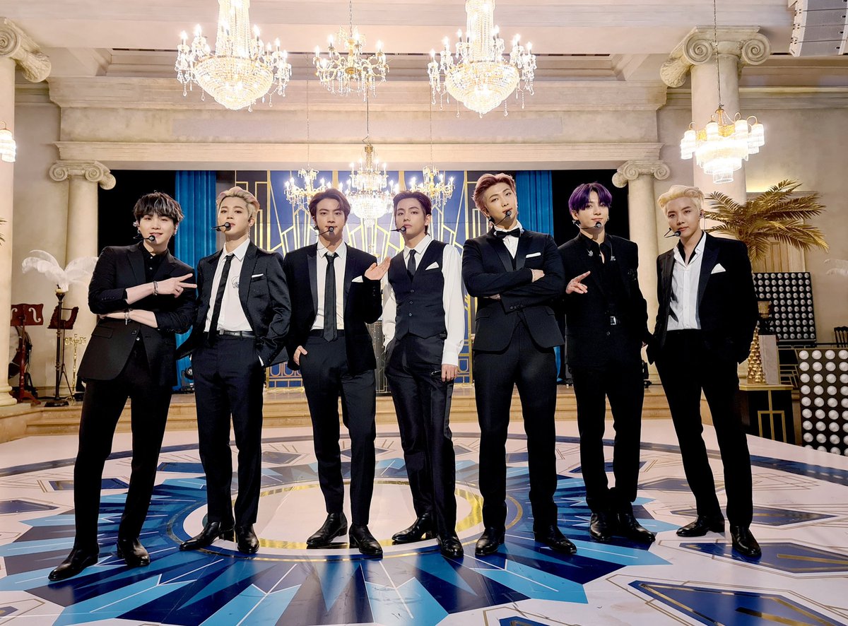 CypherLine_CL's tweet photo. [OFICIAL l 210526]
Actualización de #BTS en Twitter

[#오늘의방탄] "¡BTS en The Late Show con Stephen Colbert! BTS derritió el corazón de ARMY🤭
Hoy fue perfecto... ️⭐"
️
 #BTSonLSSC #BTS #방탄소년단 #BTSARMY #BTS_Butter https://t.co/dqNT2dxBNS