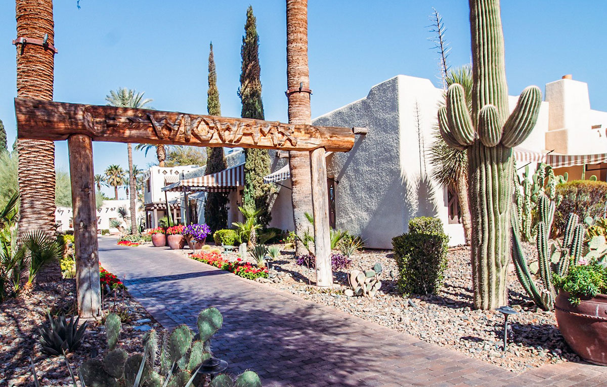 EproDirect's tweet photo. Set on 440 stunning acres, The Wigwam offers everything needed to conduct meetings and events that are both well-run and well-remembered.

#MeetingPlannerPromotions #MeetingProfs #CMP #MeetingPlanners #TheWigwam

https://t.co/MPYL0jrWkZ https://t.co/qkreED6LYX