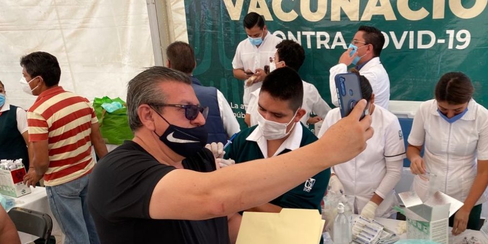 El_Clarinete's tweet photo. Anuncian aplicación de segundas dosis para treintones en municipios y empresas #ATiro https://t.co/gI6980ELG8 https://t.co/GQ7ElkN4UJ