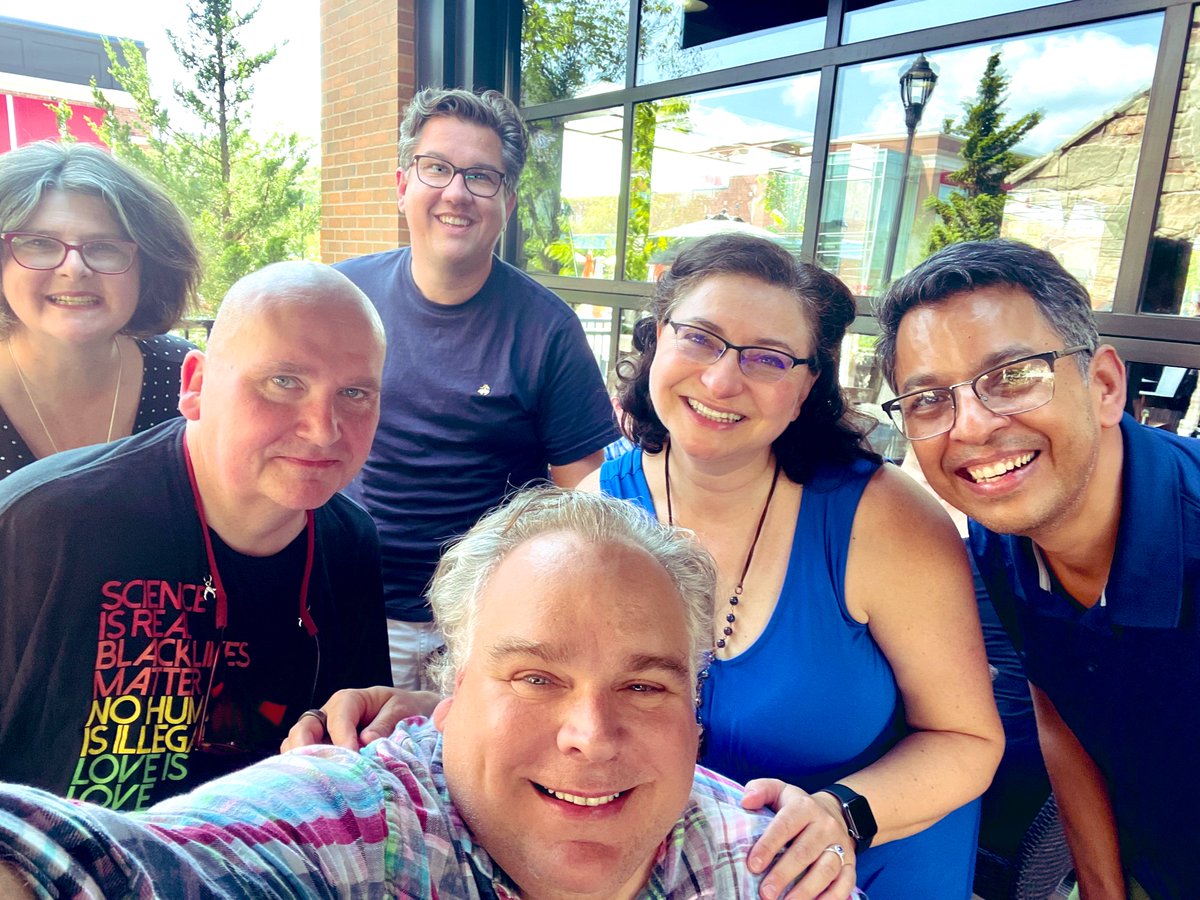 🤩 Wonderful getting together in person with friends and #favoritefollowers like <a href="/BobbieC/">Bobbie Carlton</a> <a href="/RoblemVR/">RoblemVR</a> <a href="/cmlengyel/">Chris Lengyel</a> <a href="/IrmaRaste/">IrmaRaste ✨ InfluenceThroughStorytelling™</a> and <a href="/5Tacos/">Ben Ortega</a>! #FF #FFs #FridayVibes #Boston