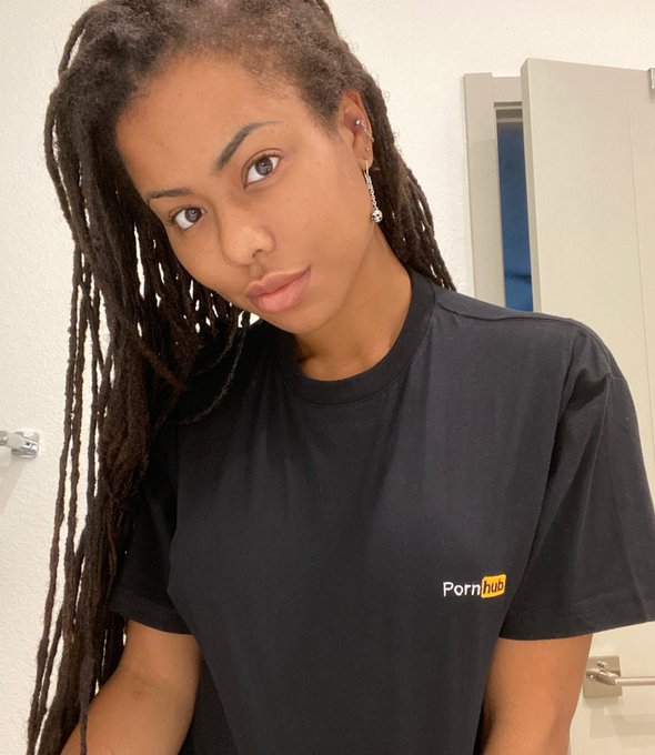 1 pic. on or off? https://t.co/CfMqFpykZt https://t.co/AETiPEL0hH