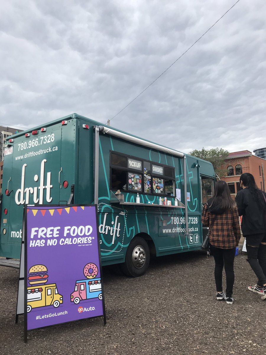 chrisbuyze's tweet photo. Thanks to @go_auto for FREE lunch today by @driftfoodtruck at @DBAyeg’s #Root107. The jazz by @EdmontonJazz is pretty sweet as well! #yegdt #yegfood #letsgolunch https://t.co/LHr8eze94c