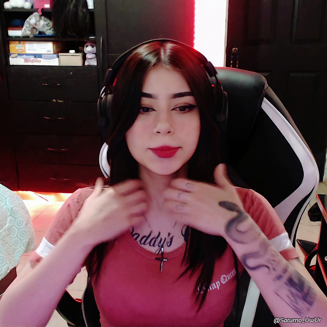satuwurposting's tweet photo. ⭐️ @saturno_uwur ⭐️ https://t.co/L6ttztf75n ✨#streamer #twitch #twitchstreamer #twitchgirl #tattoos #tatuajes #beautiful #guapa #monterrey #cute #kawaiigirl #kawai #saturno_uwur  #saturday  #saturdayvibes #sábado #hyperxcloud #hyperxlatam #gamer #gamergirl ✨ https://t.co/5yjxhHyg5H
