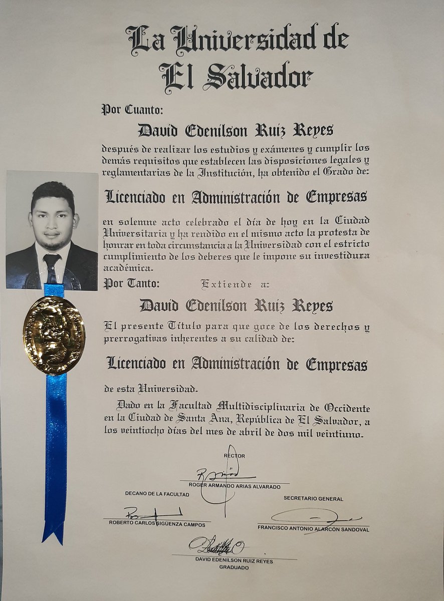 BirdingDavid's tweet photo. Todo se puede con la ayuda de Dios... ya hace un par de meses me gradué y todo se lo debo a Dios y a mi seres queridos que siempre me apoyaron... 

Un logro más... 

#lavidasigue #metas #bendiciones #Administracion #administration https://t.co/w6gQlkHSgj