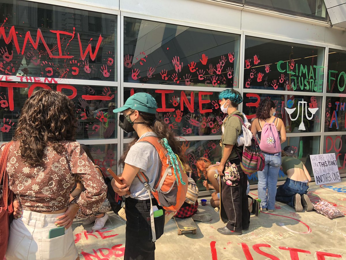 jwjsf's tweet image. We’re in a #ClimateCrisis🔥🔥Out in the streets with @Y_Vs_A calling on @JoeBiden administration to act on it! #StopLine3Pipeline