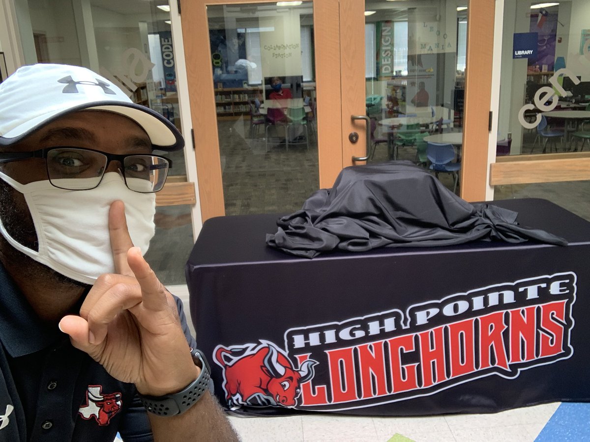 DAPerryJr_Leads's tweet photo. Hmmmmmm…. I wonder what else we have up our sleeves…. #STEMspired #InstantChallenge #StemFocused #FutureEngineers @ChisdHighpointe https://t.co/fvBlFifohM