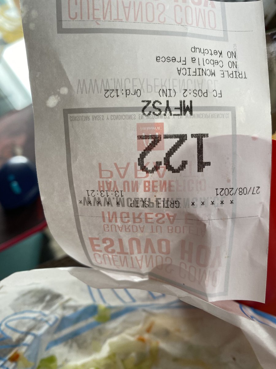 fgonzaleze's tweet photo. @mcdonalds_chile para McDonald Quilin ya no es primera vez que no me entregan lo solicitado. Siempre viene lo que se les da la gana pero ahora fue lo último pedí una triple  Macnifica y me dieron una simple macnifica y no me habían entregado las empanadas. https://t.co/EB4JnMeUC4