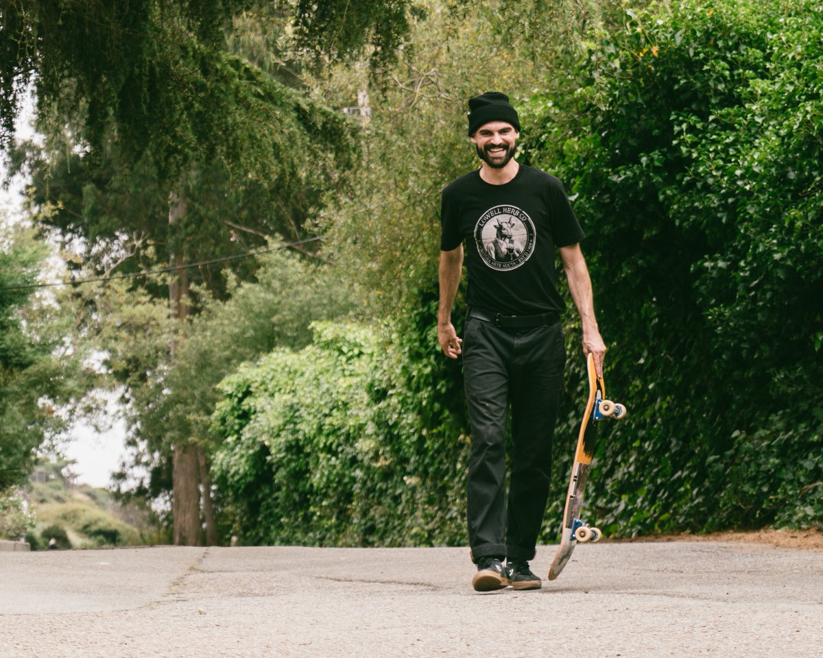 LowellFarms's tweet photo. Quality apparel for high-minded individuals. 🌱

Four brand new styles of #LowellHerbCo t-shirts now available at https://t.co/6kWVFixcaL! https://t.co/oo0f5IuMm3