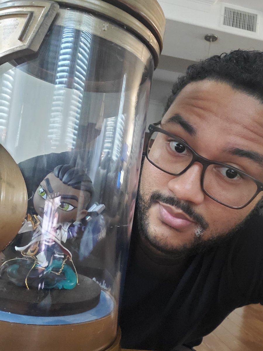aphromoo's tweet photo. The time has come to give away the #SixthChampion golden capsule! check out this sick swag from @verizon and…
 
👉RT this tweet to enter to win!👈
 
#VerizonPartner #sweepstakes https://t.co/eWrnLrYpkA